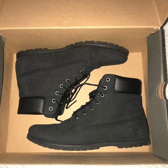Timberland Shoes - Black low timberlands